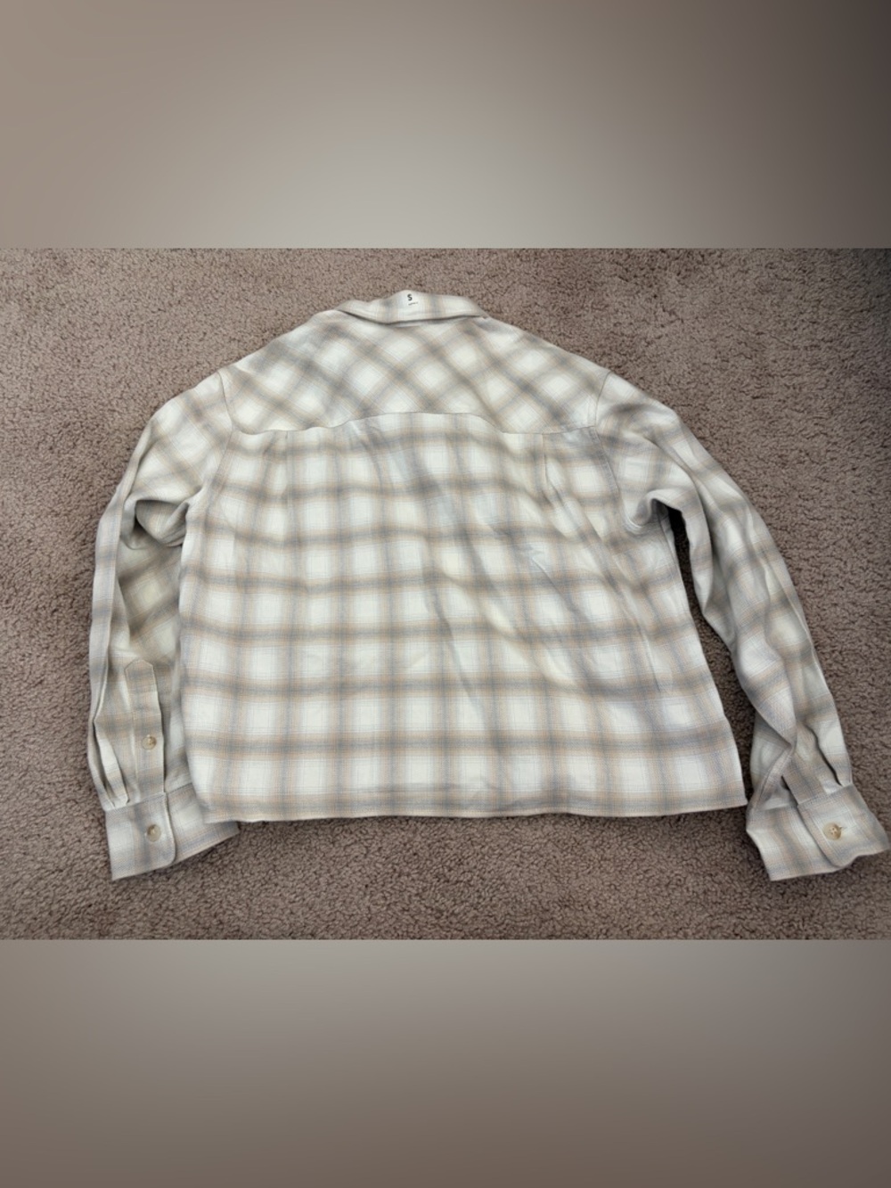 Uniqlo Cream and Light Gray Plaid Shirt Jacket - Picture 4 of 4